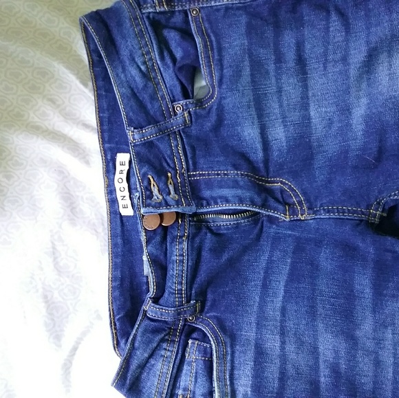 Jeans - Picture 2 of 3